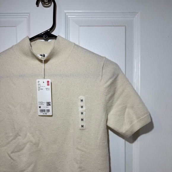 UNIQLO: Cashmere Sweater Mock Neck Half-Sleeve - Picture 3 of 8